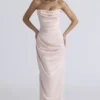 Adrienne champagnekleurige satijnen strapless avondjurk