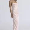 Adrienne champagnekleurige satijnen strapless avondjurk