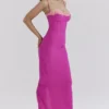 Aiza frambozenkleurige maxi-jurk met kanten rand