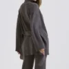 Alaia antracietkleurig vest met ceintuur van kasjmiermix