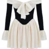 Alana zwarte en crèmekleurige off-shoulder jurk