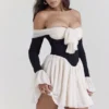 Alana zwarte en crèmekleurige off-shoulder jurk