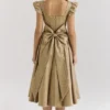 Alessandra gouden jacquard midi-jurk met afneembare strikken