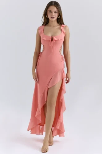 Aloura koraalkleurige maxi-jurk met ruches van georgette