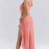 Aloura koraalkleurige maxi-jurk met ruches van georgette