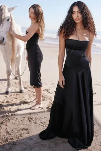 Anabella zwarte maxi-jurk met vetersluiting