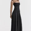 Anabella zwarte maxi-jurk met vetersluiting