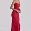 Anastelle rode, met de hand geborduurde satijnen maxi-jurk – Limited Edition