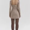 Angelie Brown mini-jurk met puppytooth-ruitjes en diep decolleté