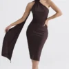 Angelina chocoladebruine midi-jurk met overslaghals