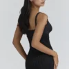 Ari Zwarte Maxi-jurk met handgeborduurde versieringen – Limited Edition