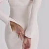Arista Vintage ivoorkleurige gedrapeerde crêpe midi-jurk met één schouder