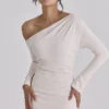Arista Vintage ivoorkleurige gedrapeerde crêpe midi-jurk met één schouder