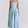 Audrey Toscaans blauwe strapless midi-zomerjurk
