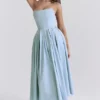 Audrey Toscaans blauwe strapless midi-zomerjurk