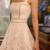 Ava White op maat gemaakte kanten katoenen mini-zomerjurk met Broderie Anglaise