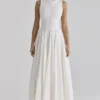 Azalina witte maxi-jurk met boothals en knoopsluiting