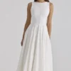 Azalina witte maxi-jurk met boothals en knoopsluiting