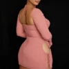 Babyroze chiffon mini-jurk met uitsnijdingen en halternek