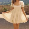 Bambi ivoorkleurige satijnen + broderie anglaise kanten Regency babydoll mini-jurk