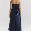Bellina middernachtblauwe strapless midi-jurk met afneembare strikken