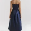 Bellina middernachtblauwe strapless midi-jurk met afneembare strikken