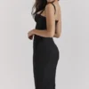 Bellissima zwarte midi-jurk met sweetheart-hals