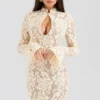 Brianna Buttermilk mini-jurk met knoopsluiting en kant