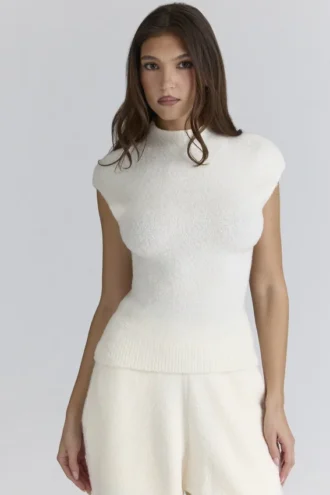 Caia ivoorkleurige bouclé-tops