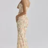 Calista perzikkleurige maxi-jurk met bloemenprint en mesh