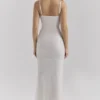 Calla zilveren maxi-jurk met parelversiering