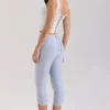 Carella Blauwe stretch twill getailleerde capribroek
