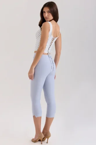 Carella Blauwe stretch twill getailleerde capribroek