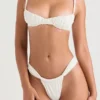 Cassis ivoorkleurige bikini-top met ruches