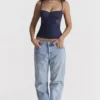 Cecilie marineblauwe satijnen cami-top met kant
