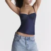 Cecilie marineblauwe satijnen cami-top met kant