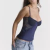 Cecilie marineblauwe satijnen cami-top met kant