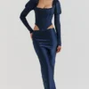 Charlene marineblauwe satijnen maxi-rok met schuine snit