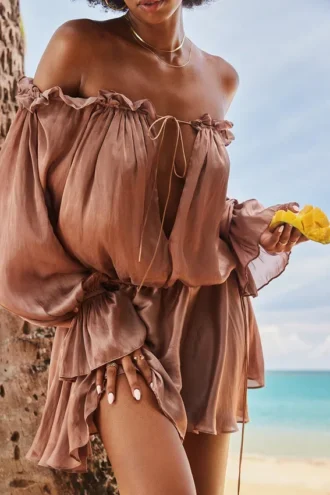 Chaya Hazelnut Off-Shoulder Jurk
