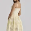 Chloe Lemon mini-jurk van katoen met broderie anglaise