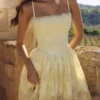 Chloe Lemon mini-jurk van katoen met broderie anglaise