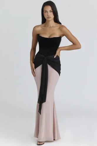 Clara zwarte & blush chiffon maxi-jurk – Limited Edition