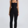 De getailleerde broek Zwarte stretchbroek
