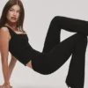 De getailleerde broek Zwarte stretchbroek