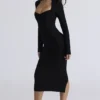 De Naomi zwarte midi-jurk met lange mouwen en bandage-effect