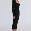 De Naomi zwarte midi-jurk met lange mouwen en bandage-effect