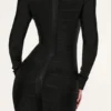 De Naomi zwarte midi-jurk met lange mouwen en bandage-effect