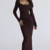 De OG Chocolat maxi-jurk met lange mouwen en bandage-effect