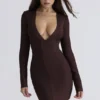De Super Plunge Chocolate mini-bandagejurk met lange mouwen