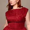 Debutante Berry Lace rugloze midi-jurk